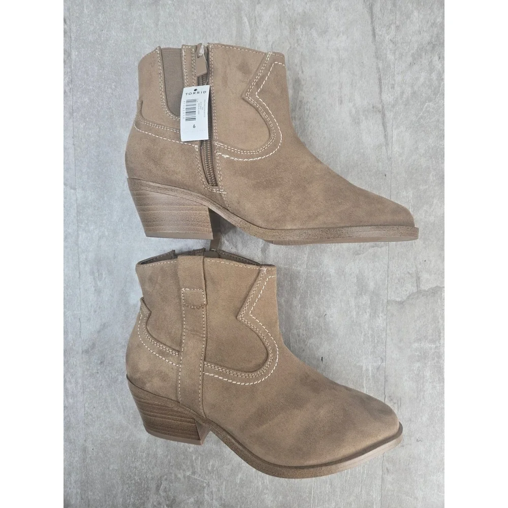 Torrid Western Ankle Booties 6 Wide Fit Tan Faux Suede Cowgirl Pointed Toe Boots